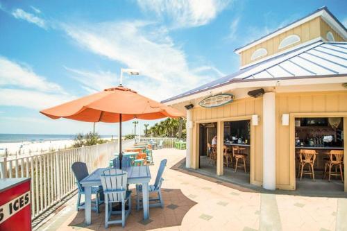 Boardwalk 2212 Studio