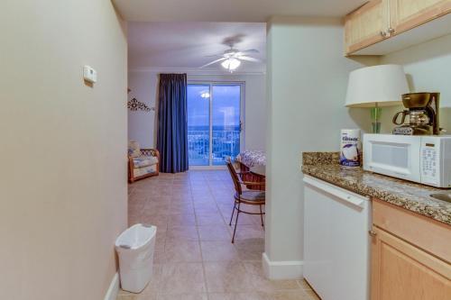 Boardwalk Penthouse & Studio (#2212)