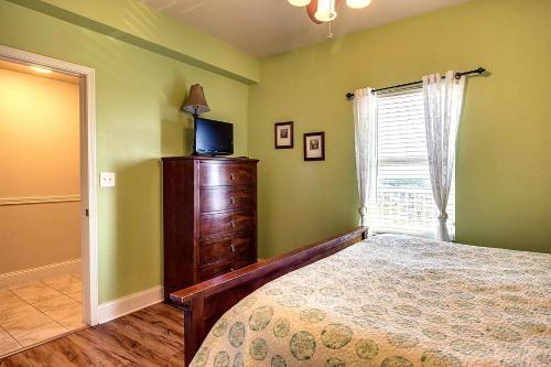 1118 Laketown Wharf