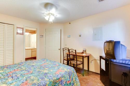 The Inn At St. Thomas Square #1203a