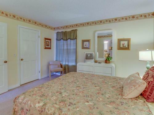 The Inn At St. Thomas Square #1305a