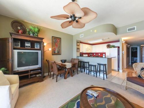 Calypso Resort And Towers E0407