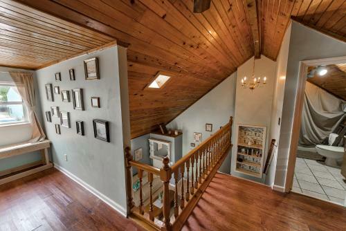 Coastal Cottage Farmhouse