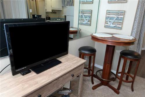 Gulf Highlands 116k, Studio, Heated Pool Access, Sleeps 2