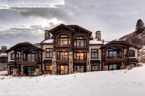 Abode At Fairway Springs
