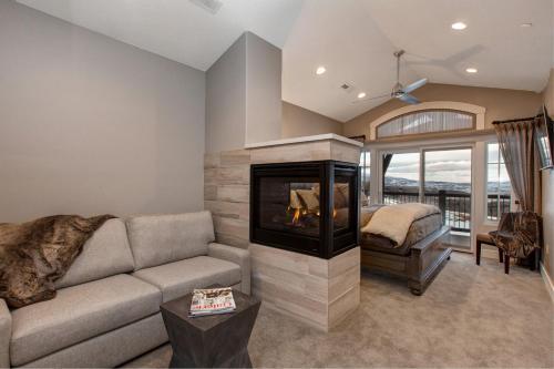 Abode At Fairway Springs