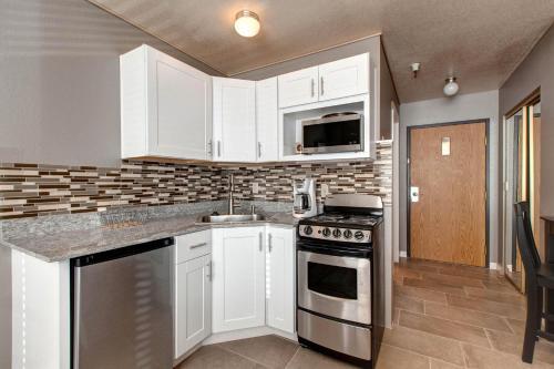 The Carriage House #302