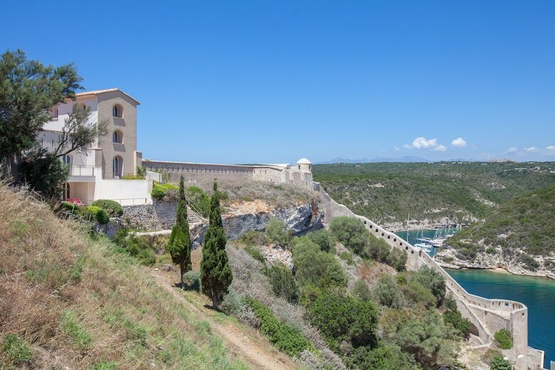 Hotel Genovese
