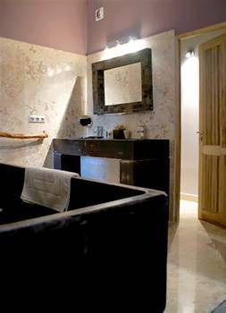 Disini Luxury Hotel