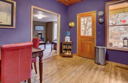 The Yellow House -two Bedroom Home - Old Town