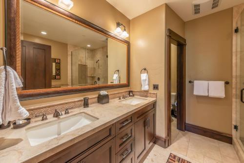 Deer Valley Larkspur Lodge