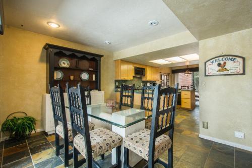 Park West Town Home 3920