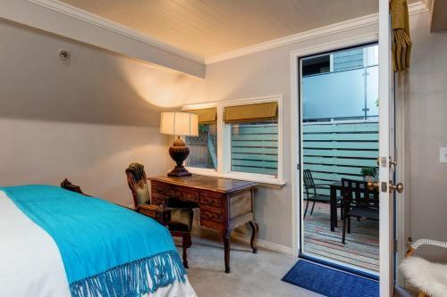 Abode At Heirloom House