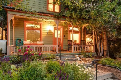 Abode At Heirloom House