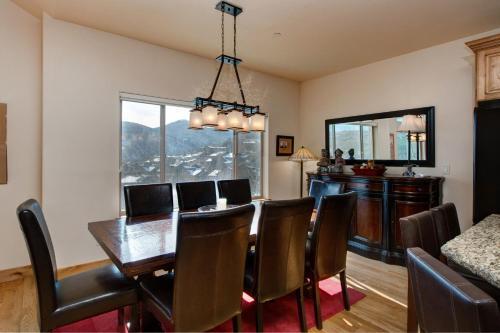 Log Cabin In Park City