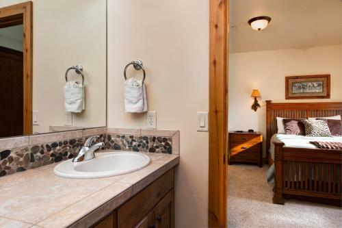 Log Cabin In Park City