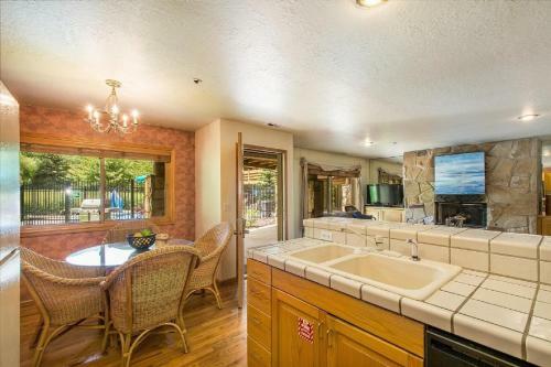 All Seasons 2 Bedroom Elk Ridge