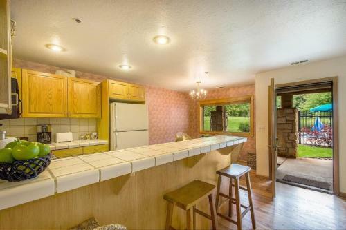 All Seasons 2 Bedroom Elk Ridge