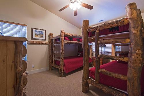 Spacious Bobsled House