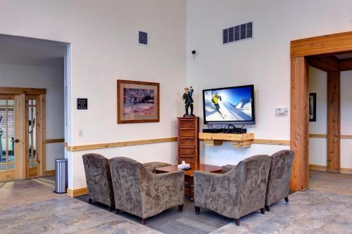 Spacious Bobsled House