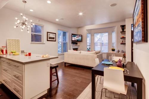 The Daly - Four Bedroom Townhouse - Old Town
