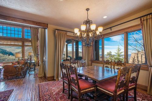 Villa Blacktail Lodge - Five Bedrooms