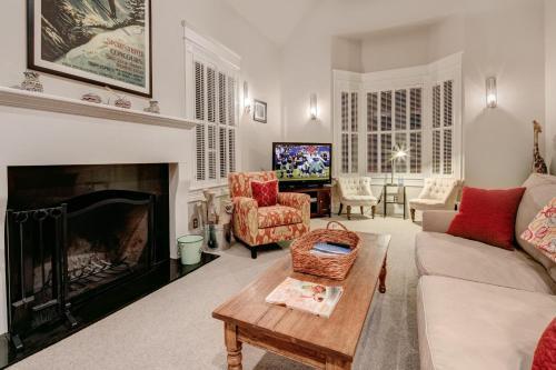 The Woodside - Three Bedroom Condo - Ski In/ski Out