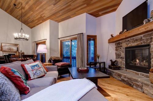 Abode On Doe Pass