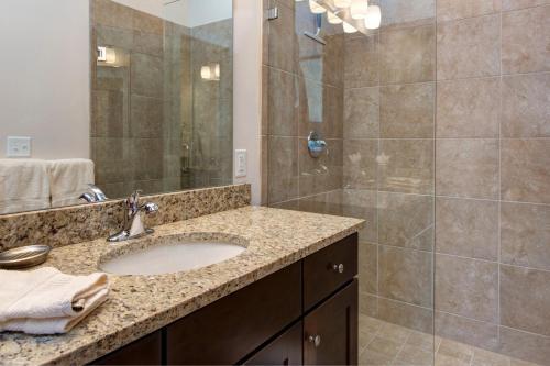 Apartamento Newpark Terrace Condo