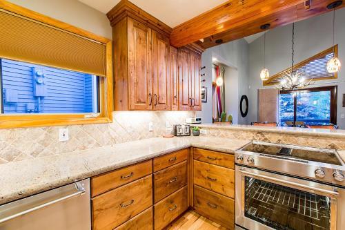 Stonebridge Ski Lodge Townhouse