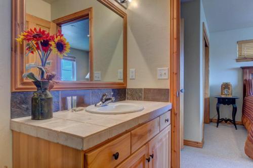 Big Bear Hollow House