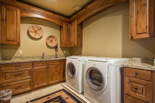 Villa Whitetail Lodge - Five Bedrooms
