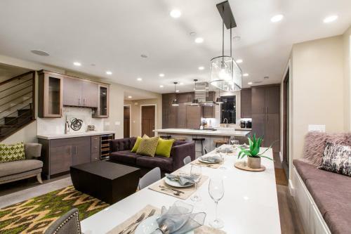 Park Avenue Pearl Home
