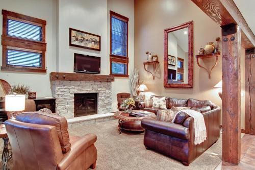 Silver Star #401 - 4 Bed Th