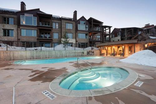Silver Star #401 - 4 Bed Th