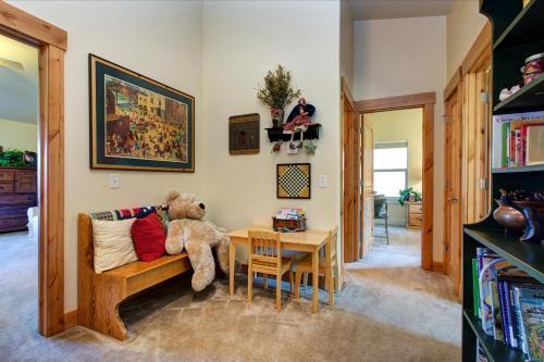 Home In Bear Hollow
