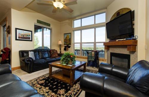 Home In Bear Hollow