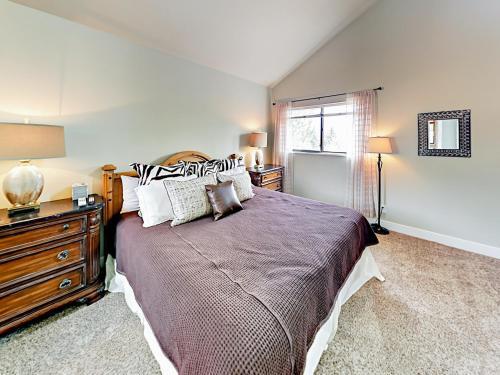 2148 Apache Trail Townhouse #11