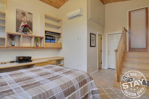Vin Rouge 51 Four-bedroom
