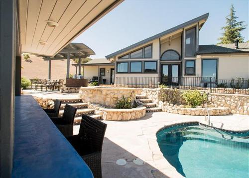 Deer Mountain Retreat