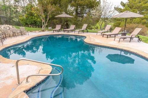Deer Mountain Retreat