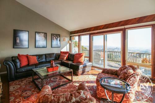 Peachy Canyon Place 1116