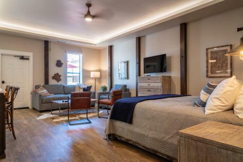 Paso Park Suite 202