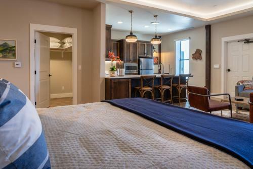 Paso Park Suite 202