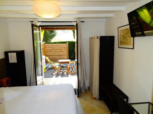 Hotel Le Mas Des Amandiers