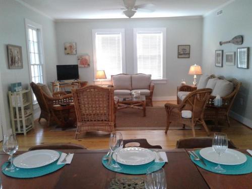 Fiddlers Hill Home