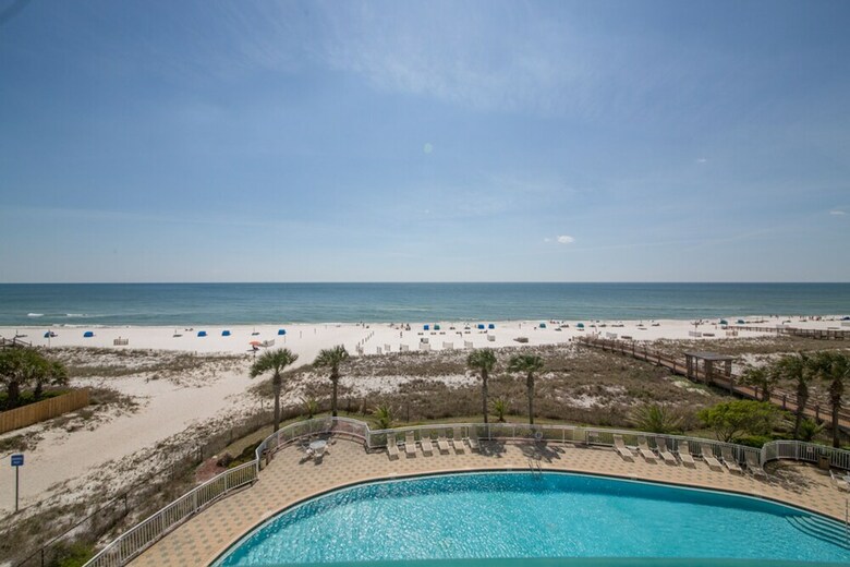 Beach Colony Of Perdido E03b