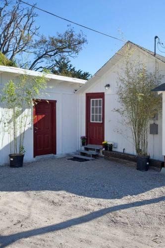 Bed & Breakfast Your Favorite Country Home W/ Everything You Need
