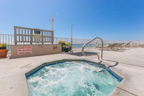 Apartamento Windemere Beachfront Unit 1006