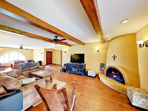 5630 E Waltann Lane Home